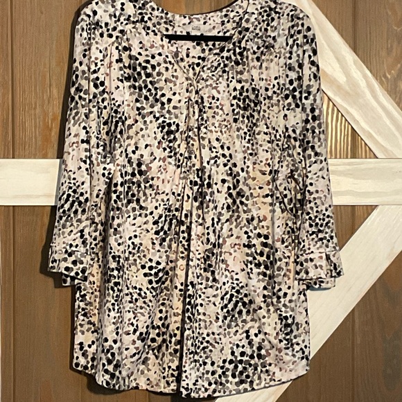 croft & barrow Tops - Croft & Barrow Patterned 4 Button-Up Top. P2P 27-33” Length 29” SIZE 2X NWOT